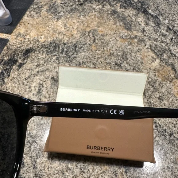 Burberry Classic Black Sunglasses - Picture 3 of 8